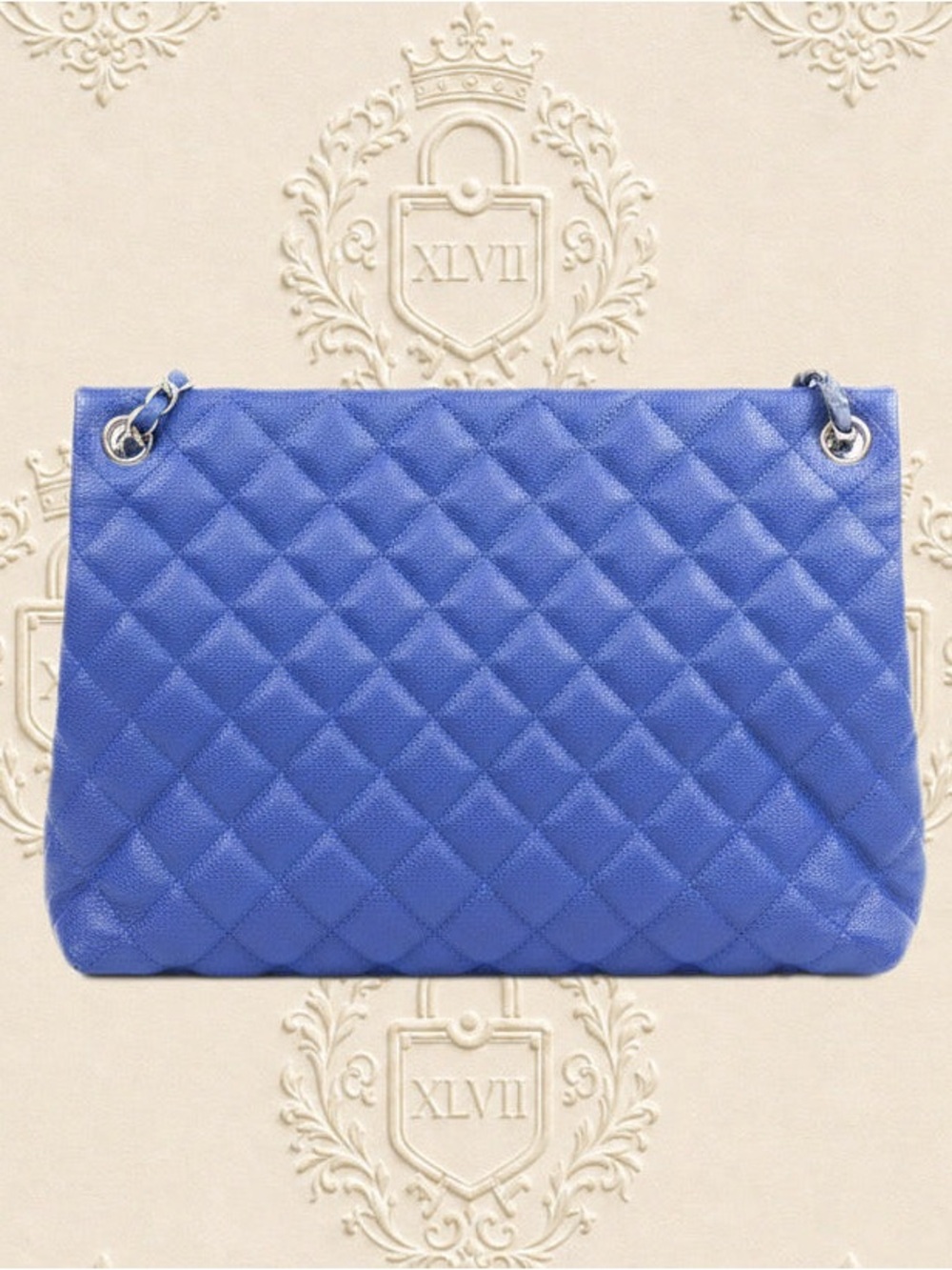 CHANEL Quilted Royal Blue Leather Shoulder Bag with Silver Chain - Picture 4 of 5